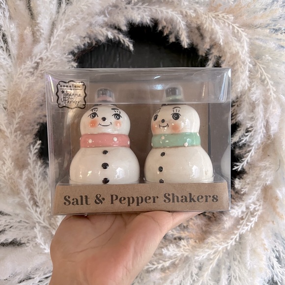✨NEW☃️Johanna Parker Snowman Salt and Pepper Shakers☃️